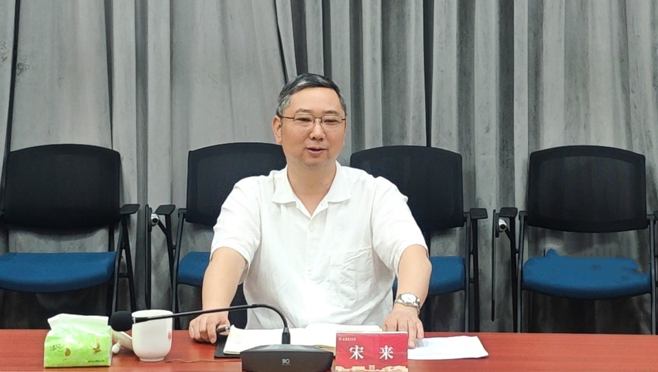 学校召开挂职干部座谈会 学校召开挂职干部座谈会