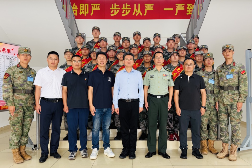 我校举行2026下半年预定新兵欢送座谈会