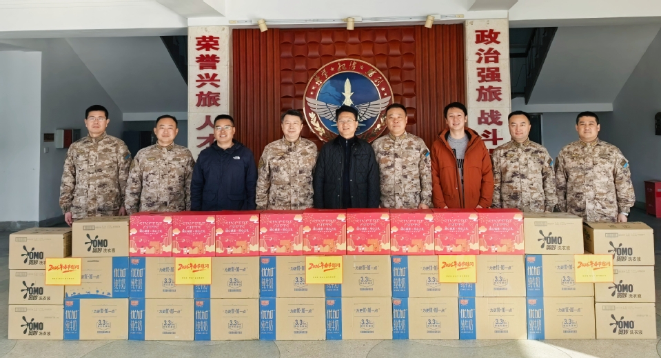 朱克勇带队走访慰问驻沪共建部队 朱克勇带队走访慰问驻沪共建部队