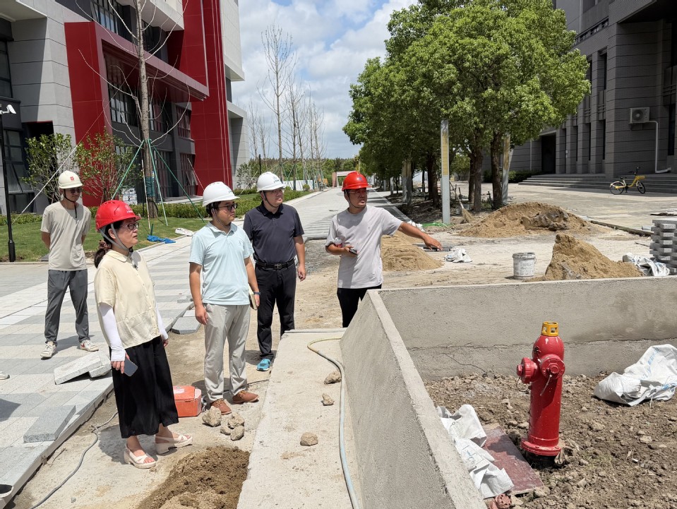 仰颐检查临港三期电力科技大楼及暑期校园修缮项目推进情况 仰颐检查临港三期电力科技大楼及暑期校园修缮项目推进情况