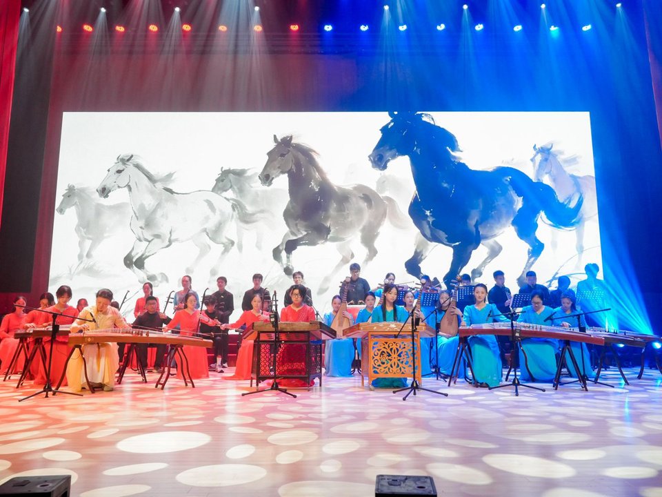 我校举行“上电正澎湃”建校75周年大学生文艺汇演 我校举行“上电正澎湃”建校75周年大学生文艺汇演