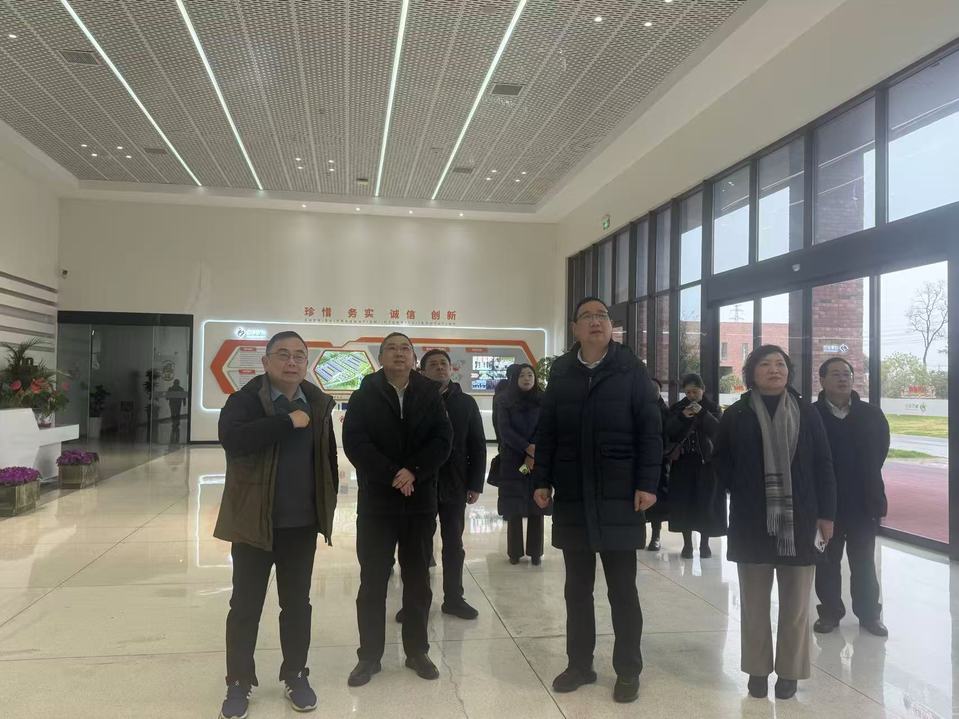 我校与桐城国轩新能源有限公司开展校企合作交流 我校与桐城国轩新能源有限公司开展校企合作交流