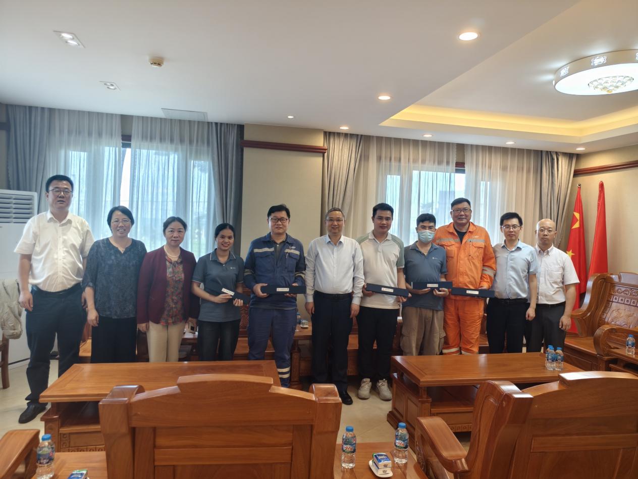 宋来率团访问泰国、越南