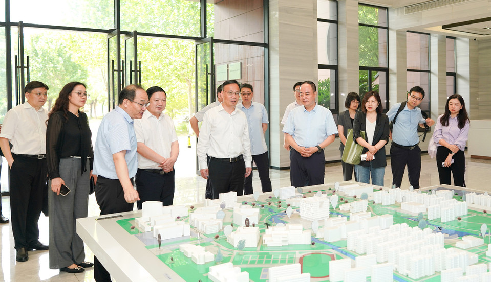 顾春华率队赴盐城市深化校地合作 顾春华率队赴盐城市深化校地合作
