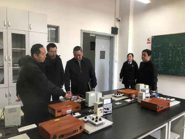 宋来、杨宁到数理学院走访调研