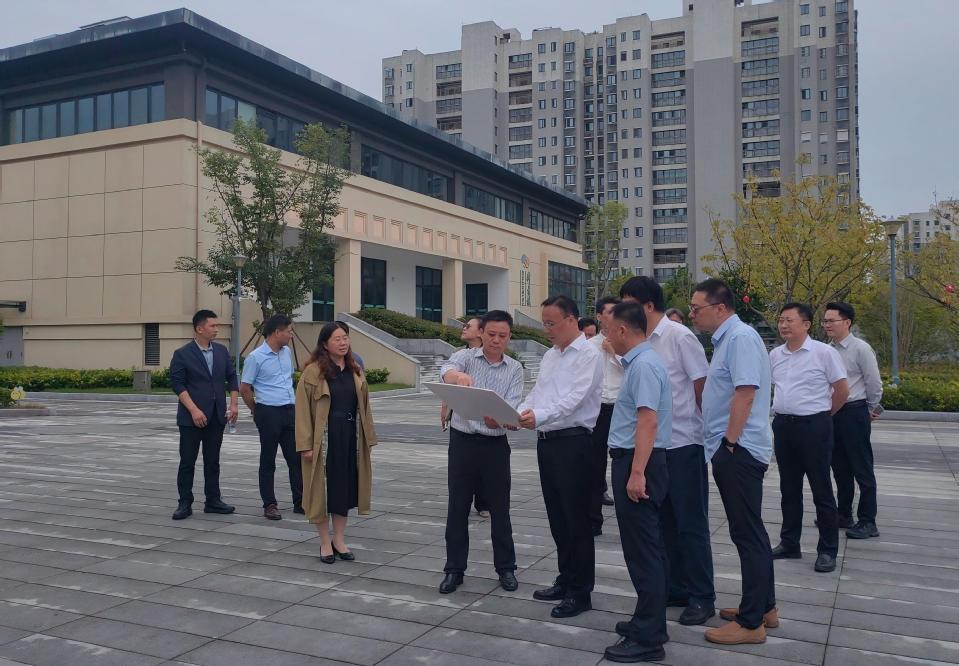 顾春华率队赴盐城市推进校地共建研究院事宜 顾春华率队赴盐城市推进校地共建研究院事宜