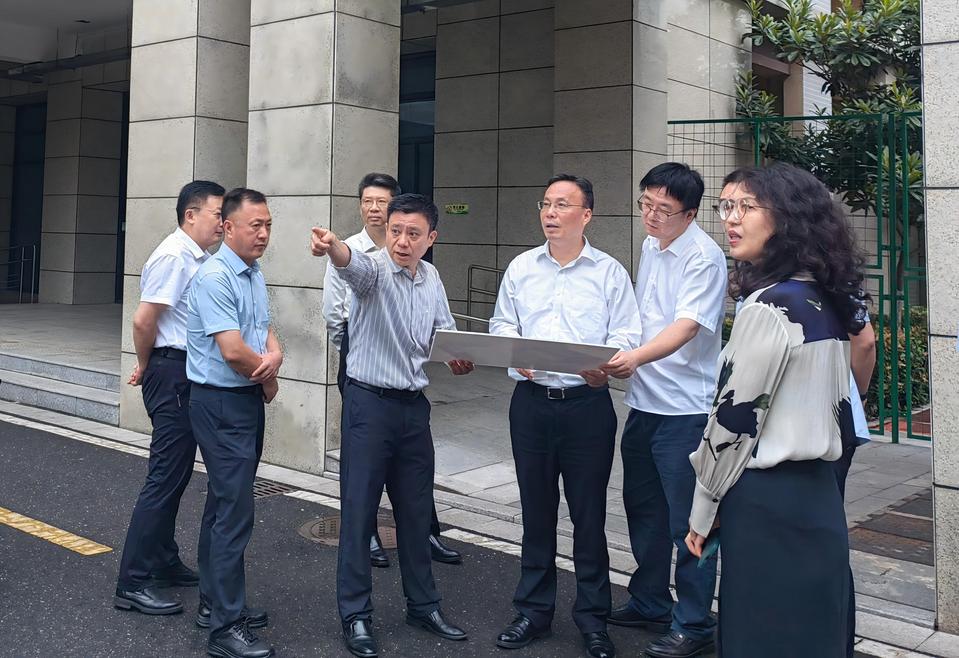 顾春华率队赴盐城市推进校地共建研究院事宜 顾春华率队赴盐城市推进校地共建研究院事宜