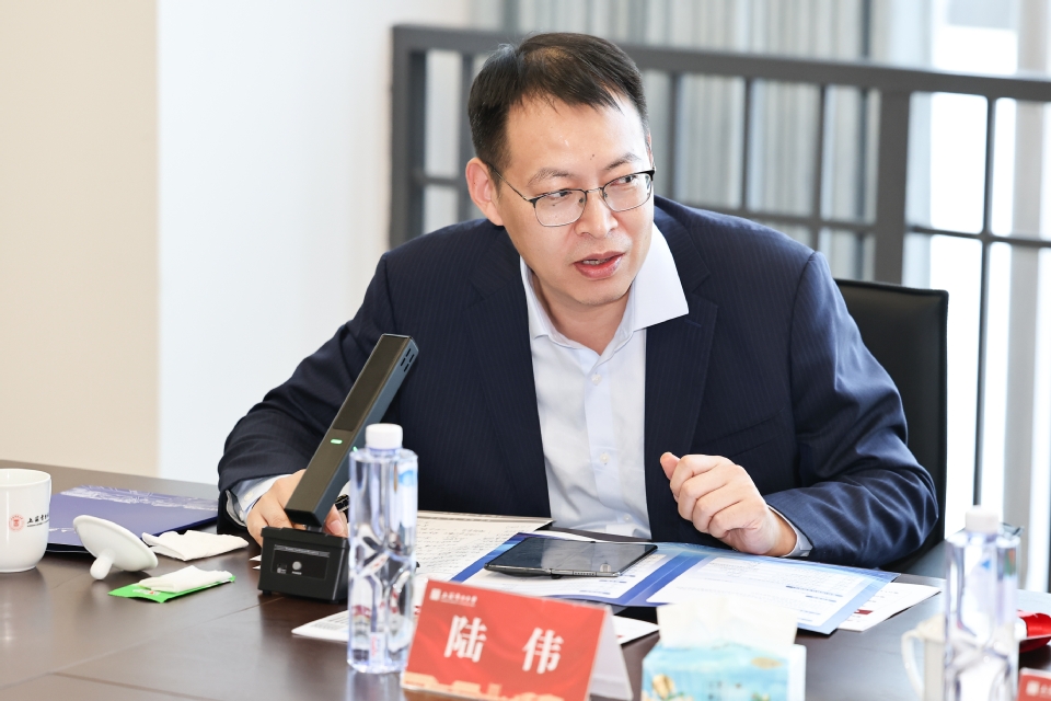 我校召开战略咨询委员会第一次会议 我校召开战略咨询委员会第一次会议