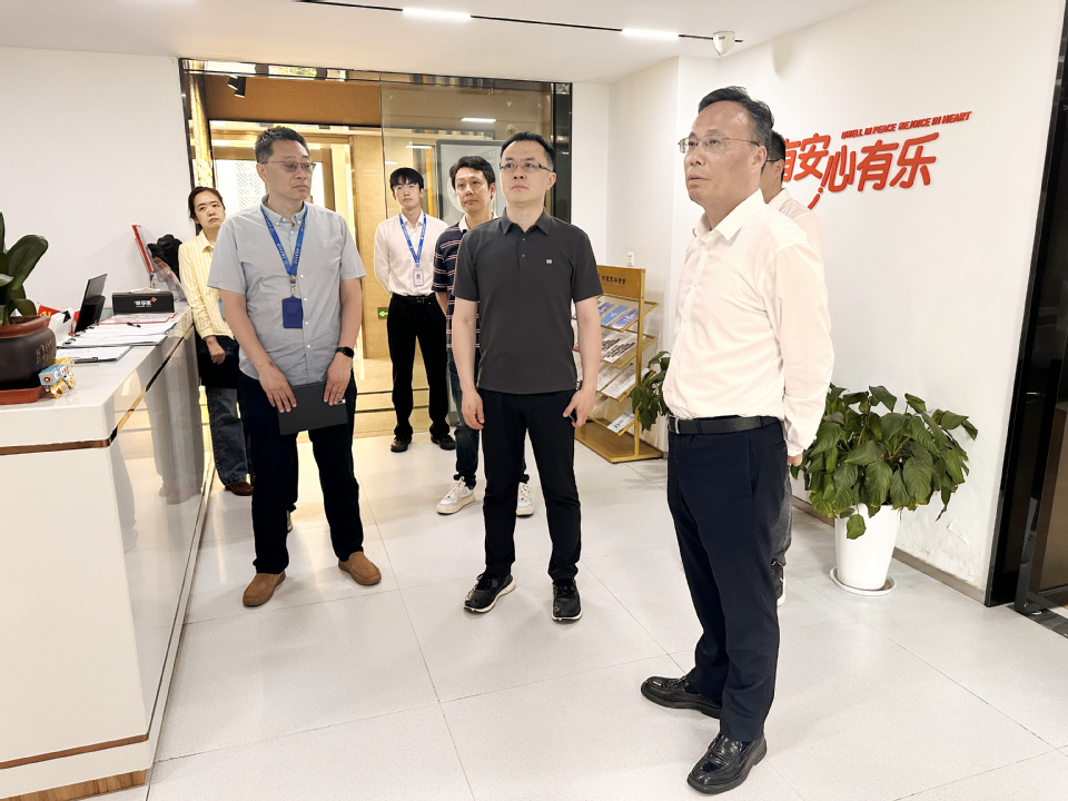 顾春华带队调研我校研究生校外集体宿舍