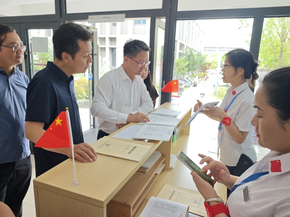 学校开展国庆节前安全检查 学校开展国庆节前安全检查
