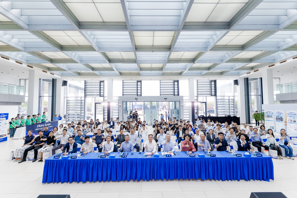 我校举办2026年创新创业嘉年华暨 “众创空间”启动仪式 我校举办2026年创新创业嘉年华暨 “众创空间”启动仪式