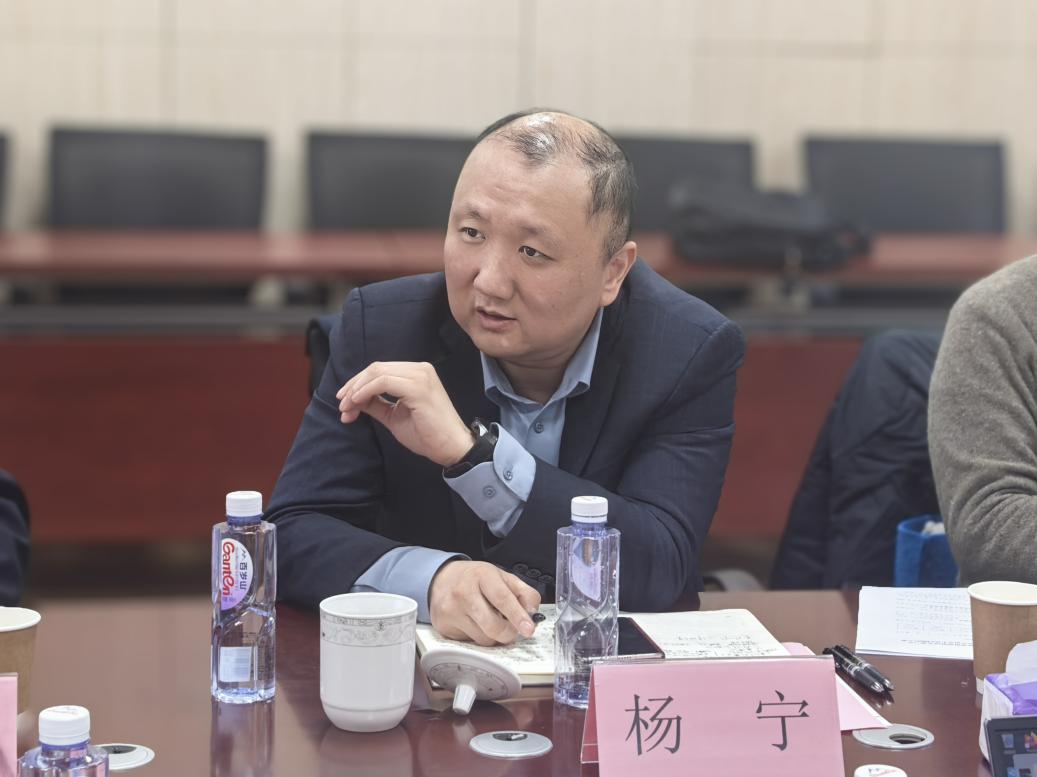 顾春华、杨宁调研人工智能学部