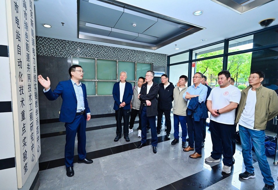 我校举行校友入学四十周年返校座谈会