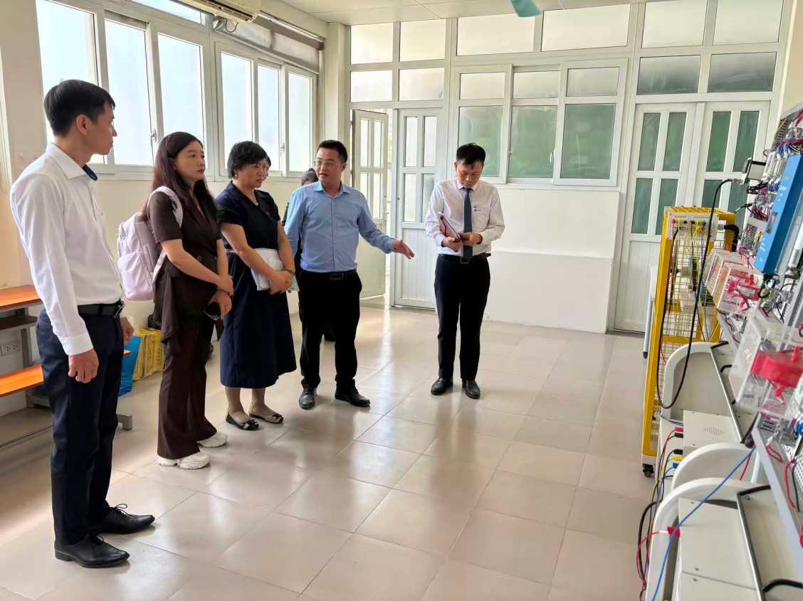 校领导率队出访越南、新加坡 拓展国际教育科研合作新路径 校领导率队出访越南、新加坡 拓展国际教育科研合作新路径