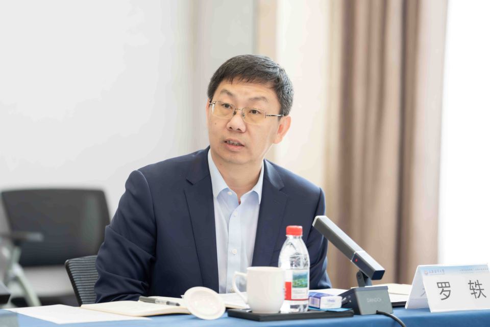 我校与上海海洋大学开展党委理论学习中心组联组学习会