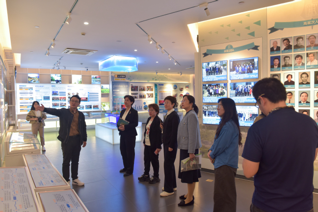 华东理工大学党委副书记、纪委书记龚跃率队来校交流