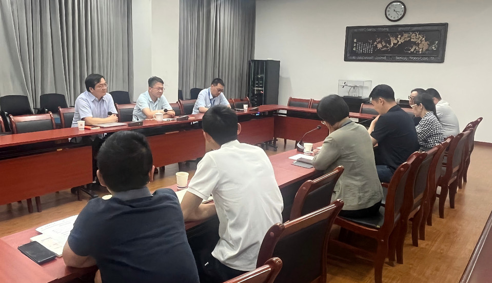 朱克勇主持召开信访工作交流会