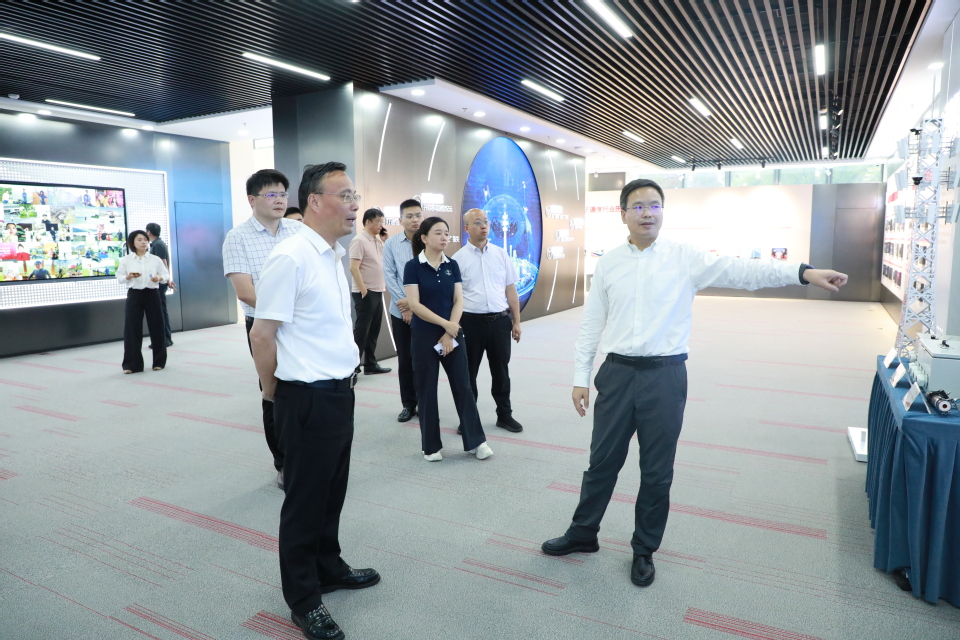 顾春华率队赴中国铁塔股份有限公司北京市分公司调研交流